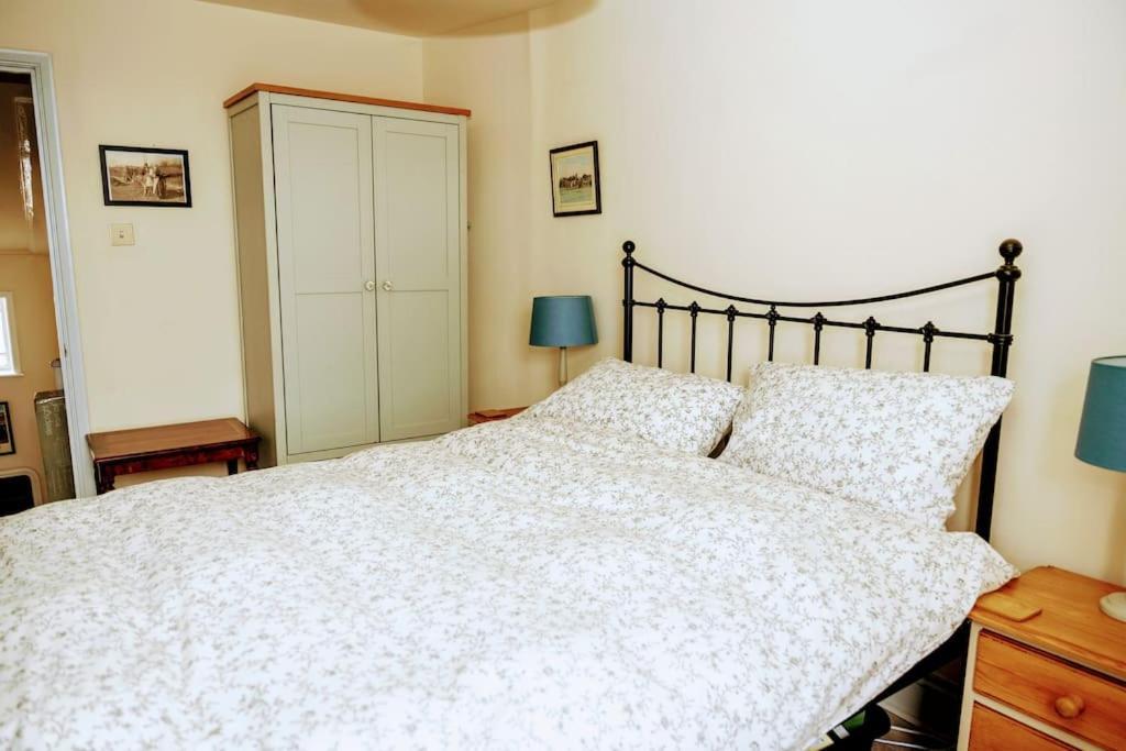 Spacious Charming Cottage Near Lake And Sea هورنسي المظهر الخارجي الصورة